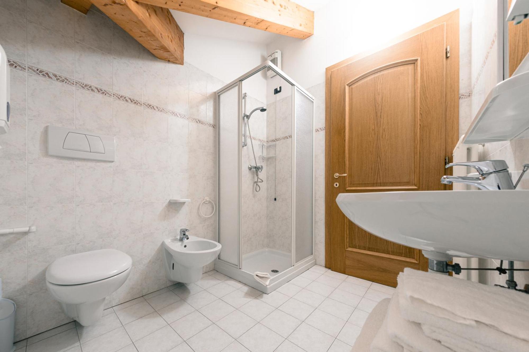 Hotel Vittoria Roncegno Экстерьер фото